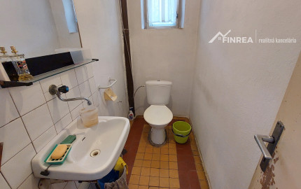 FINREA│Predaj rodinný dom na pozemku 1602 m² - Pov. Bystrica