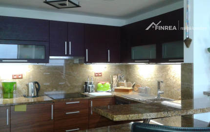 FINREA│Priestranný a slnečný 2-izbový apartmánový byt, 90 m², Bratislava - Petržalka