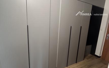 FINREA │Moderný kompletne zrekonštruovaný a zariadený 2-izbový bytu v Martine