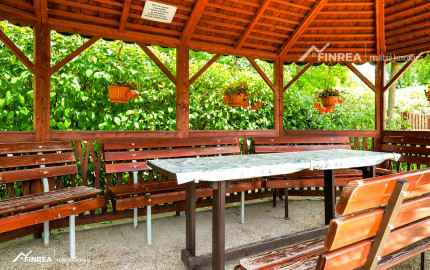 FINREA│ Zabehnutý apartmánový dom v areáli termálnych kúpeľov so stálou klientelou, Patince