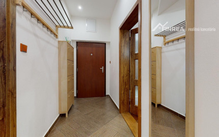 FINREA│3 izbový zariadený byt (79,5m2) Vrútky-Centrum