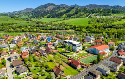 FINREA│Priestranný 7 izbový rodinný dom s 640m2 pozemkom – Strečno
