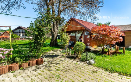 FINREA│Priestranný 7 izbový rodinný dom s 640m2 pozemkom – Strečno