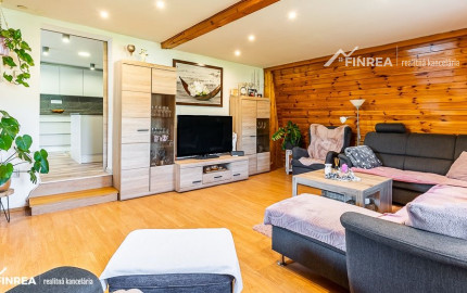 FINREA│Priestranný 7 izbový rodinný dom s 640m2 pozemkom – Strečno