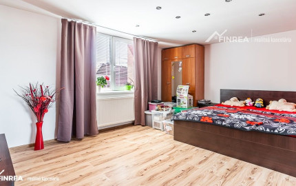 FINREA│Priestranný 7 izbový rodinný dom s 640m2 pozemkom – Strečno