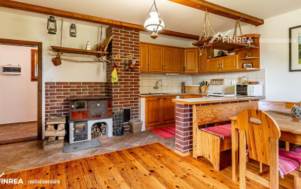 FINREA│Vidiecky dom na veľkorysom pozemku v Zázrivej