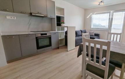 FINREA│3 izbový moderný byt s balkónom - Nemocničná