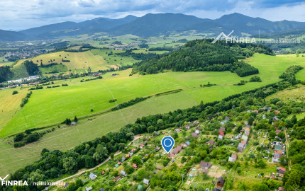 FINREA│Záhradka s útulnou chatkou ZO LIESKOVEC
