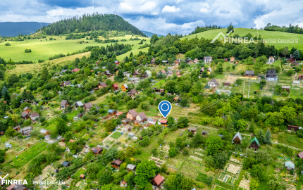 FINREA│Záhradka s útulnou chatkou ZO LIESKOVEC