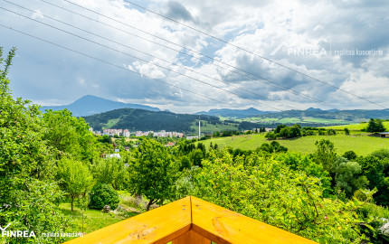 FINREA│Záhradka s útulnou chatkou ZO LIESKOVEC