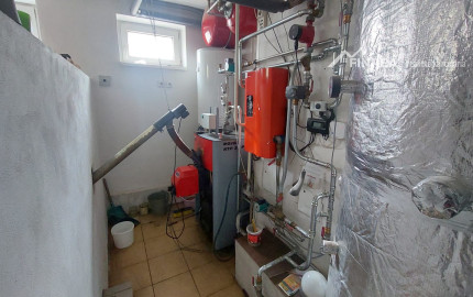 FINREA│Priestranný rodinný dom po čiastočnej rekonštrukcii - Hrboltová