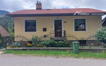 FINREA│Priestranný rodinný dom po čiastočnej rekonštrukcii - Hrboltová