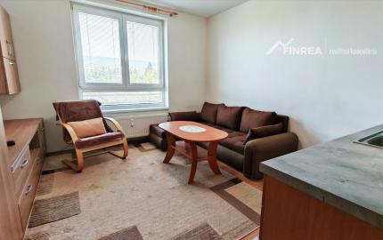FINREA│Zariadená garsónka s parkovacím miestom - Zlatá jeseň