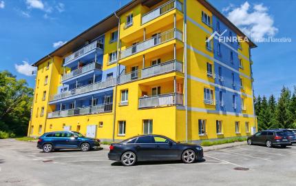 FINREA│Zariadená garsónka s parkovacím miestom - Zlatá jeseň