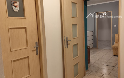 FINREA│3-izbový byt s terasou, predzáhradkou a parkovacím miestom – Lipovec, okres Martin, 111m2