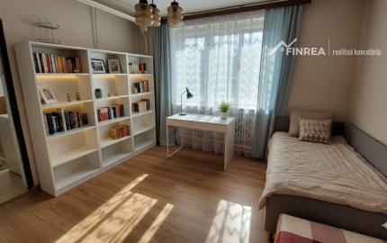 FINREA│Predaj rodinný dom na pozemku 1602 m² - Pov. Bystrica