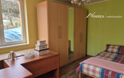 FINREA│Rodinný dom v obci Slovenské Pravno s krásnym výhľadom na prírodu