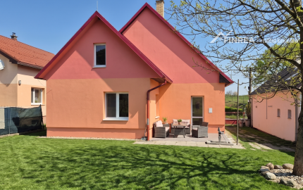 FINREA│Rodinný dom v obci Slovenské Pravno s krásnym výhľadom na prírodu