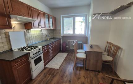 FINREA│Priestranný 2-izbový byt v centre Martina