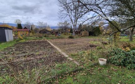 FINREA│Záhrada s chatkou v Martine, 196m2