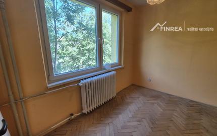 FINREA│Priestranný 3-izbový byt s dvomi balkónmi v obľúbenej lokalite Martin – Priekopa