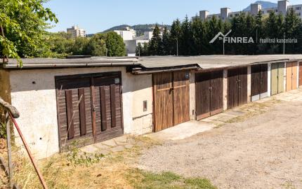 FINREA | GARÁŽ v Dolnom Kubíne na Bysterci za koľajnicami