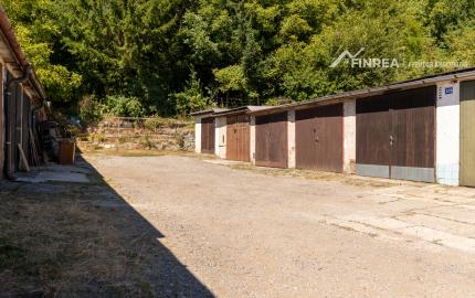 FINREA | GARÁŽ v Dolnom Kubíne na Bysterci za koľajnicami