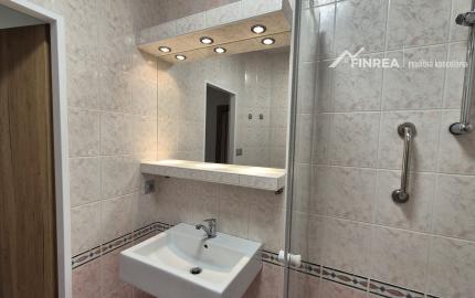 FINREA│Veľkometrážny (84m2) 3-izbový byt po kompletnej rekonštrukcii, Vrútky