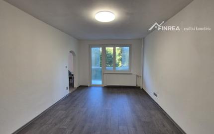 FINREA│Veľkometrážny (84m2) 3-izbový byt po kompletnej rekonštrukcii, Vrútky