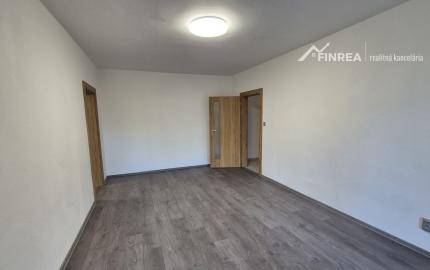 FINREA│Veľkometrážny (84m2) 3-izbový byt po kompletnej rekonštrukcii, Vrútky