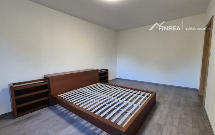 FINREA│Veľkometrážny (84m2) 3-izbový byt po kompletnej rekonštrukcii, Vrútky
