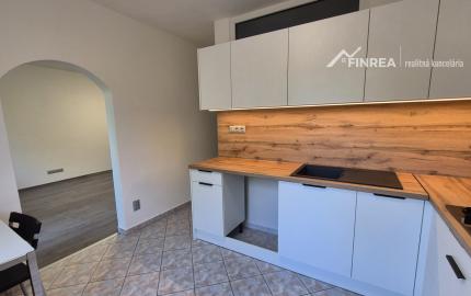 FINREA│Veľkometrážny (84m2) 3-izbový byt po kompletnej rekonštrukcii, Vrútky