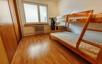 FINREA│Zariadený 3-izbový byt na prenájom s balkónom M.R. Štefánika