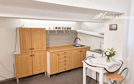FINREA │Zariadený 2-izbový byt s parkovacím miestom – centrum Martina
