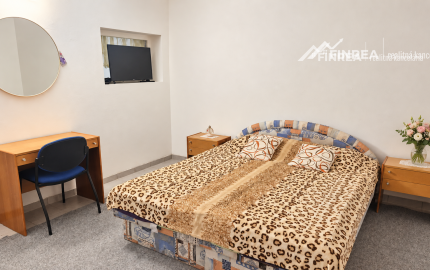 FINREA │Zariadený 2-izbový byt s parkovacím miestom – centrum Martina