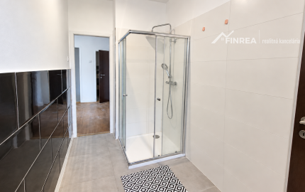 FINREA│Prenájom 2-izbového bytu s parkovacím miestom, Martin centrum, 85m2