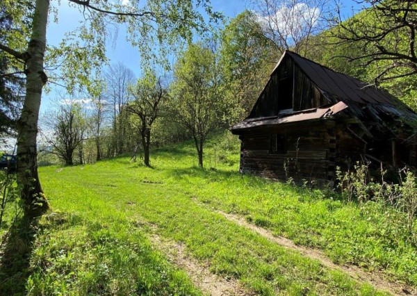 FINREA│Na predaj pozemok 1336 m² s chatou (43 m²) v krásnom prostredí obce Belá pri Žiline