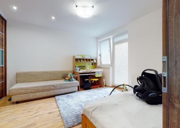 FINREA│3 izbový zariadený byt (79,5m2) Vrútky-Centrum