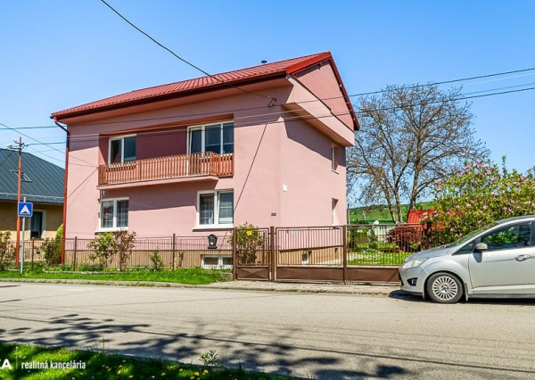 FINREA│Priestranný 7 izbový rodinný dom s 640m2 pozemkom – Strečno