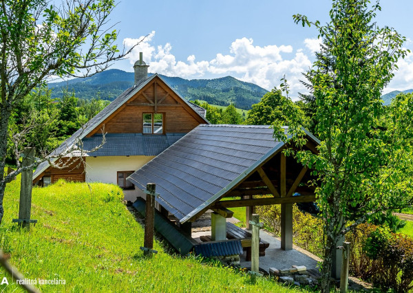 FINREA│Vidiecky dom na veľkorysom pozemku v Zázrivej