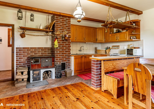 FINREA│Vidiecky dom na veľkorysom pozemku v Zázrivej