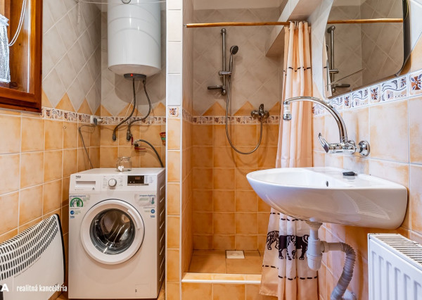 FINREA│Vidiecky dom na veľkorysom pozemku v Zázrivej