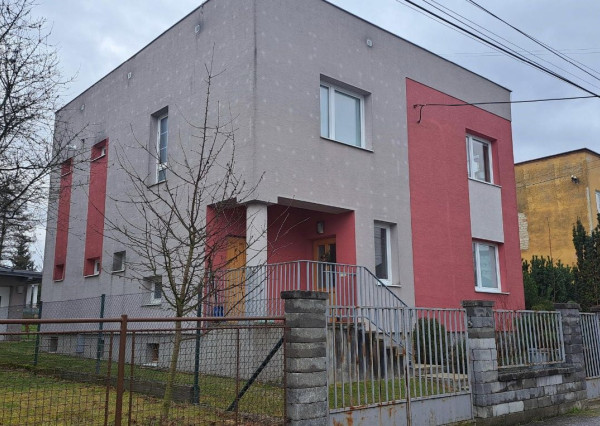 FINREA I Trojizbový byt (90m2) v rodinnom dome  Martin - Ľadoveň