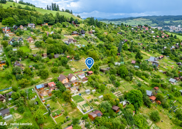 FINREA│Záhradka s útulnou chatkou ZO LIESKOVEC