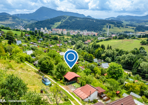 FINREA│Záhradka s útulnou chatkou ZO LIESKOVEC