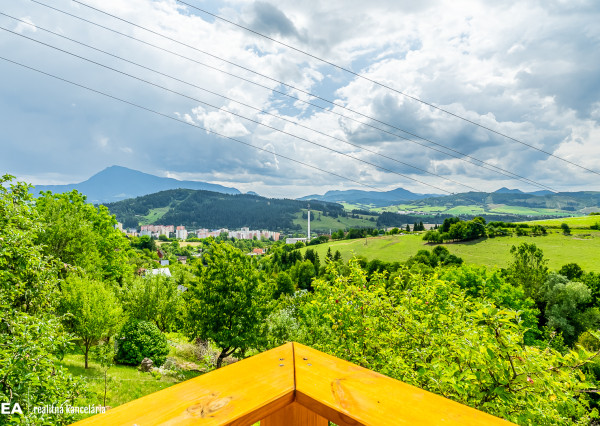 FINREA│Záhradka s útulnou chatkou ZO LIESKOVEC