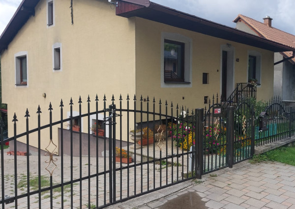 FINREA│Priestranný rodinný dom po čiastočnej rekonštrukcii - Hrboltová