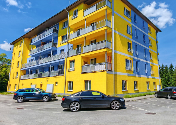FINREA│Zariadená garsónka s parkovacím miestom - Zlatá jeseň
