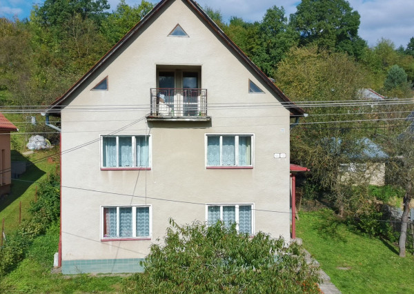 FINREA│Predaj rodinný dom na pozemku 1602 m² - Pov. Bystrica