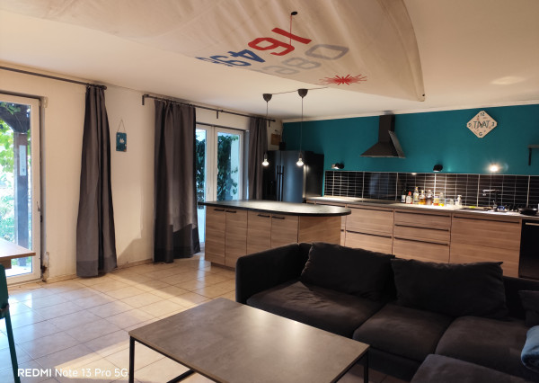 FINREA│3-izbový byt s terasou, predzáhradkou a parkovacím miestom – Lipovec, okres Martin, 111m2